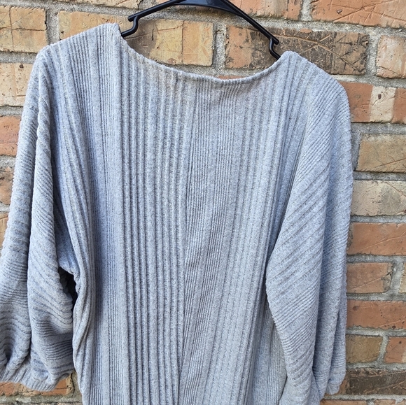 Adrienne Vittadini Heather Gray Knit Sweater - Picture 5 of 9